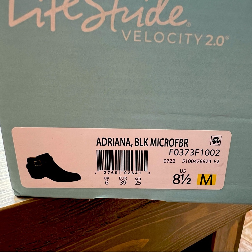 NWB Women's Lifestride Velocity 2.0 Adriana, Black microfiber Booties 8.5M